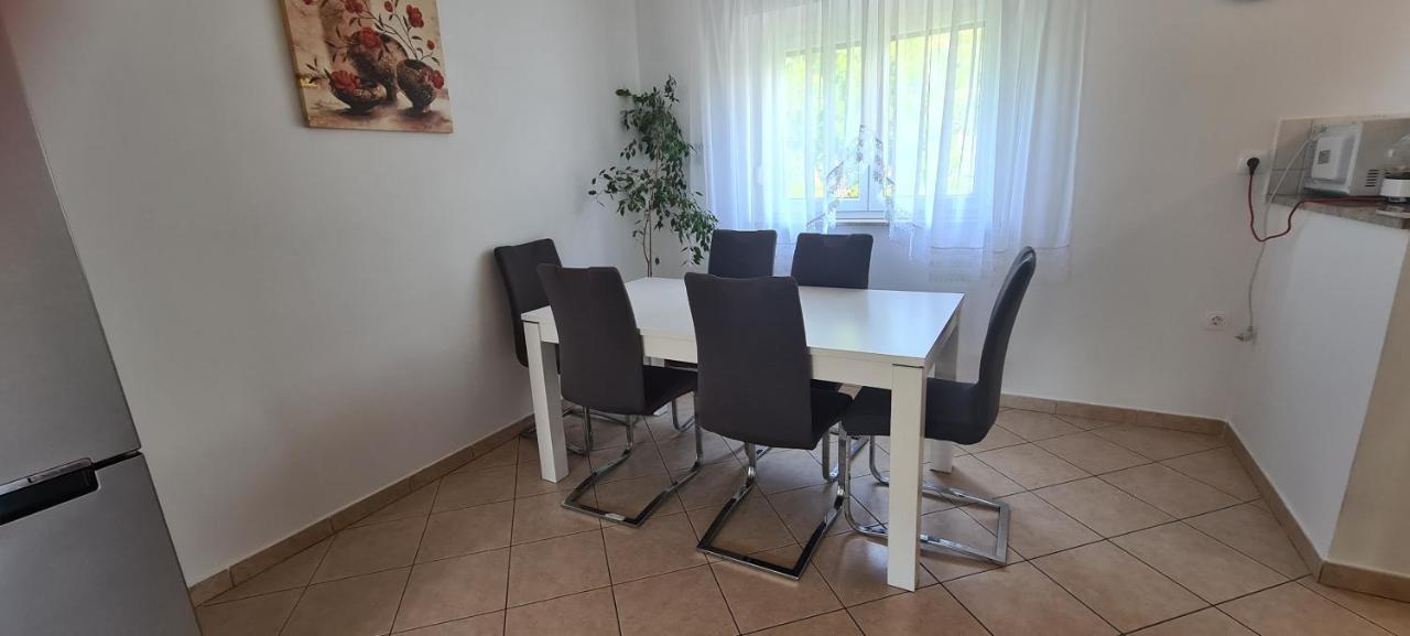 Apartman Mia Baska  Bagian luar foto